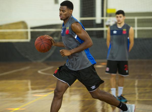 Gui Deodato em ação no treinamento