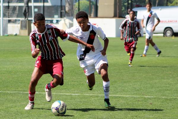 Marcelo Miguel puxa jogada de ataque do Gigante na Colina