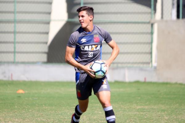 Mateus Vital marcou o gol que deu a vitória cruz-maltina sobre o Grêmio