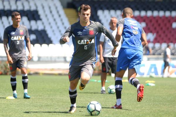 Wagner durante as atividades desta terça-feira (12)