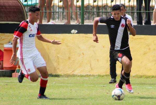 André Loiola puxa contra-ataque no segundo tempo