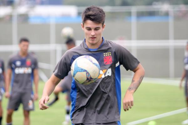 Lucas Pederzoli é um dos novos nomes a vestir a camisa do Vasco