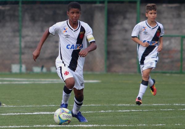 Andrey em ação pelo sub-13 durante o Metropolitano