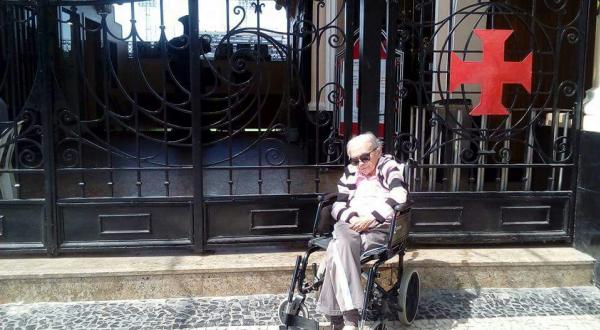 Maria José Rodrigues Barros, a dona Zizi, na volta a São Januário