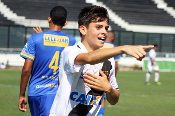 Gabriel Pec foi o grande destaque do Vasco na partida