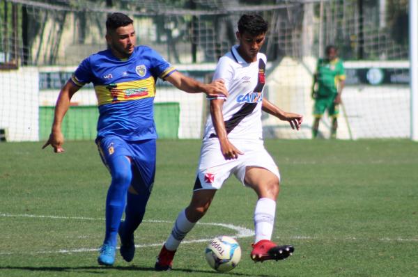  Leonan fez mais uma partida segura pelo Gigante