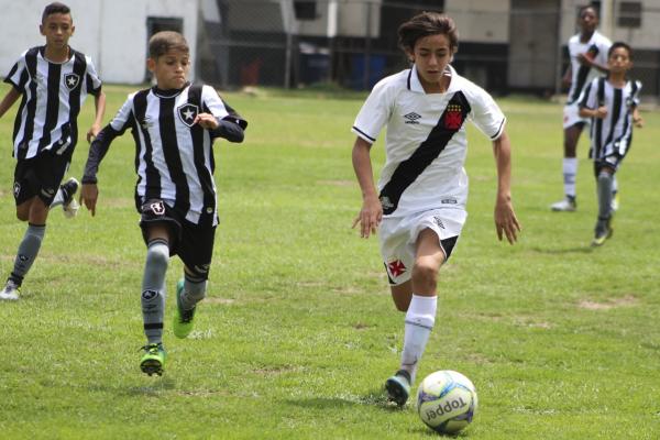 Guga Maia voltou a marcar pela equipe sub-12 do Vasco