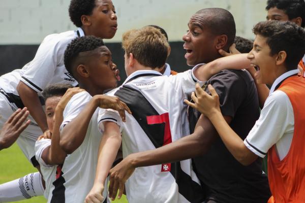 Vibração vascaína após o quarto gol do clássico