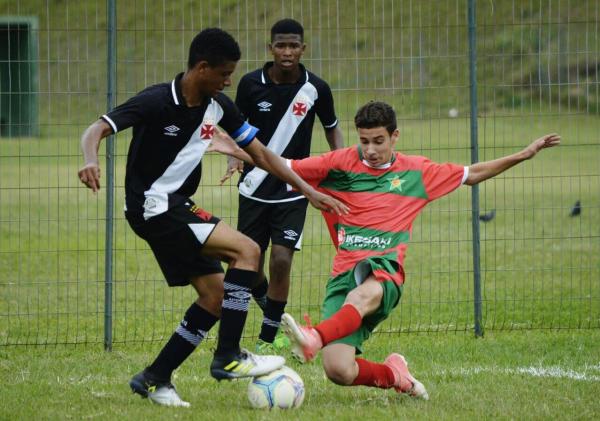 Capitão Victor Gabriel deixou sua marca no triunfo do sub-14