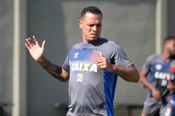 Luis Fabiano treinou na tarde desta quinta na Colina