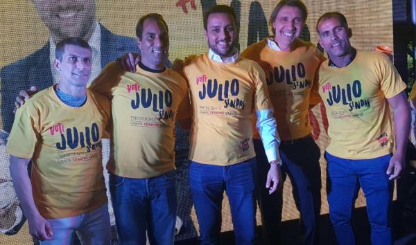 Pedrinho, Edmundo, Julio Brant, Nelson Sendas e Felipe juntos em lançamento da Chapa Sempre Vasco