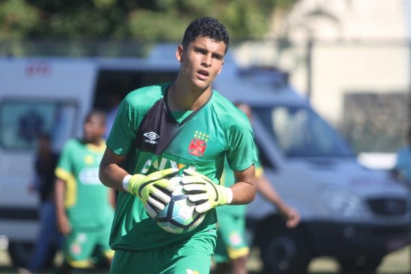 Alexandre durante a partida contra o Sport