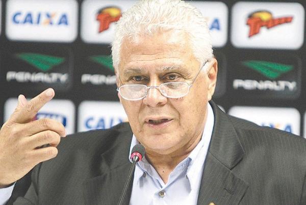 Dinamite esteve perto de acerto com o Flamengo