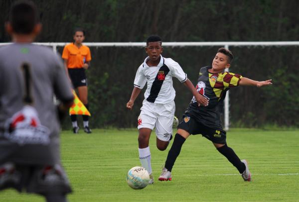 Rayan marcou quatro gols na manhã deste sábado