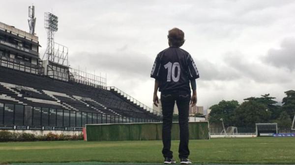 Com respeito pelos títulos que conquistava e atuações impecáveis de seu time, Helena passou a ser o nome mais cotado para assumir a seleção feminina