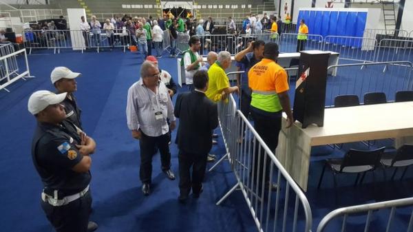 Urna 7 foi separada das demais e acompanhada por policiais militares ao longo do pleito em São Januário