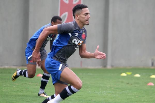  Gilberto durante treino na Colina Histórica