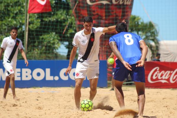 Atacante Lucão anotou um 