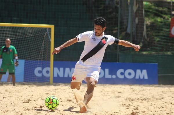 Capitão Jorginho balançou as redes contra os chilenos