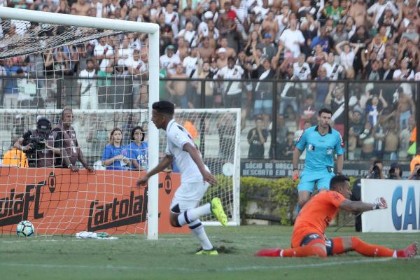 Caio Monteiro no momento do gol de empate