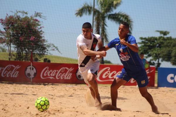  Lukinhas supera a marcação de atleta do Delfin