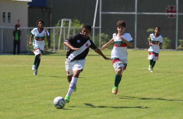 Paulo Roberto voltou a balançar as redes para o Gigante da Colina