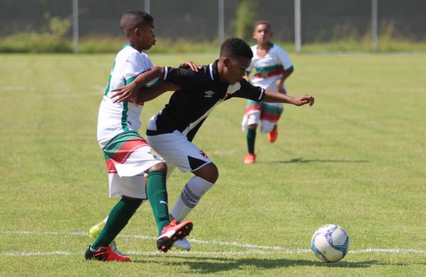 Rayan foi marcado de perto pela defesa da Portuguesa