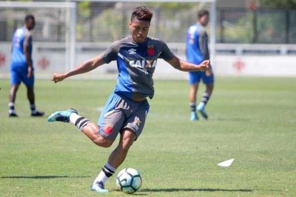 Evander aprimora pontaria durante treino na Colina