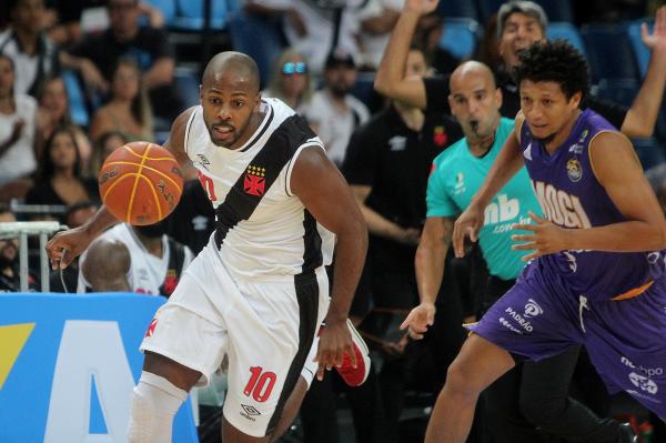 Gustavo puxa o ataque cruzmaltino