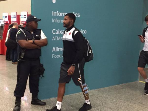 Breno no retorno ao Rio de Janeiro nesta segunda-feira