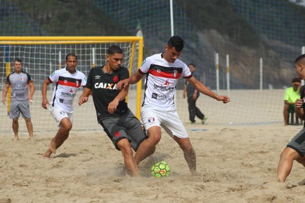 Lucão marcou dois gols na goleada vascaína