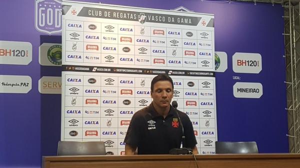 Zé Ricardo comenta vitória do Vasco sobre o Cruzeiro