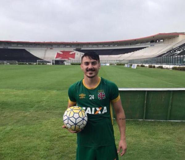 Nathan assinou contrato com o Vasco até novembro de 2018