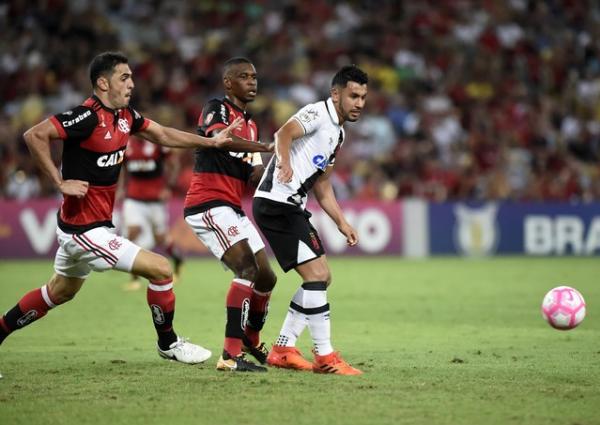Rhodolfo e Andrés Ríos em Flamengo x Vasco em 2017