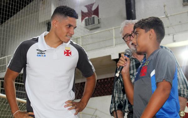 Paulinho respondeu perguntas da criançada no Ginásio Vasco da Gama