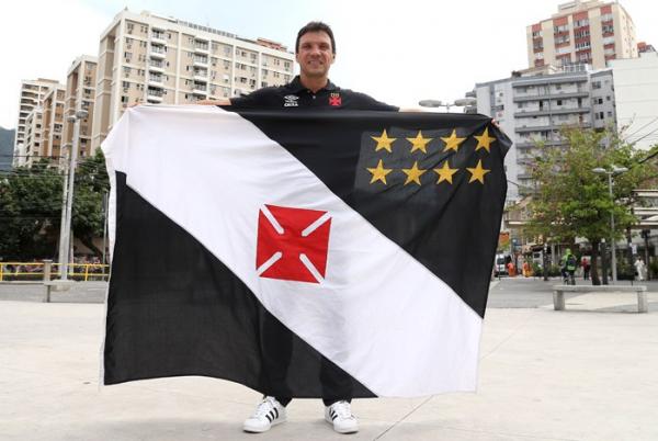 Zé Ricardo diz que trabalhar com Eurico Miranda é muito tranquilo