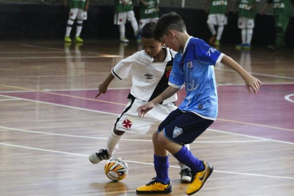 Sub-09 levou a melhor sobre o Canto do Rio
