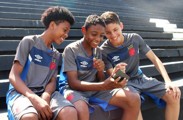 Igor, Lyncon e Kayque se divertem Colina