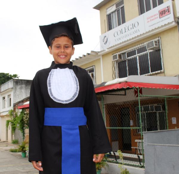 Goleiro Victor Costa, do sub-10, foi mais um a passar de ano