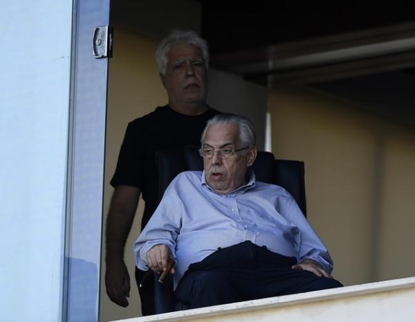 Eurico Miranda em São Januário: Vasco não prevê maior investimento em 2018