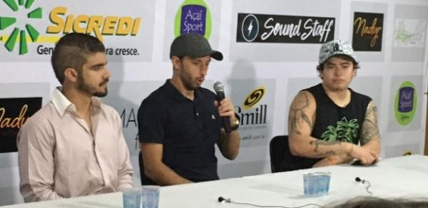 Nenê concede entrevista entre o ator Caio Castro e o humorista Whindersson Nunes