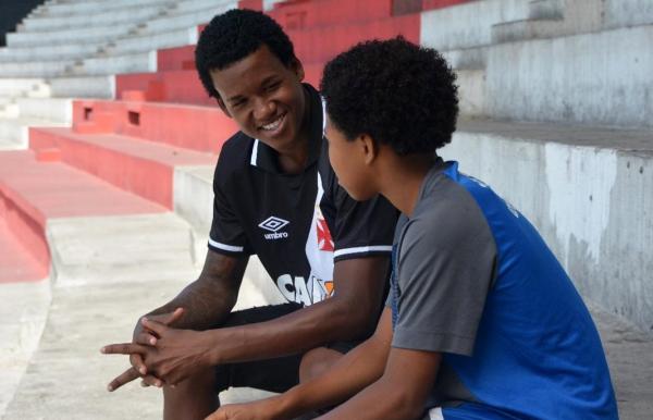 Em uma conversa descontraída, Leandrinho escutou os conselhos de Alan Cardoso