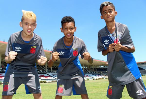 Lannes, João Victor e Pedrinho se divertem na Colina