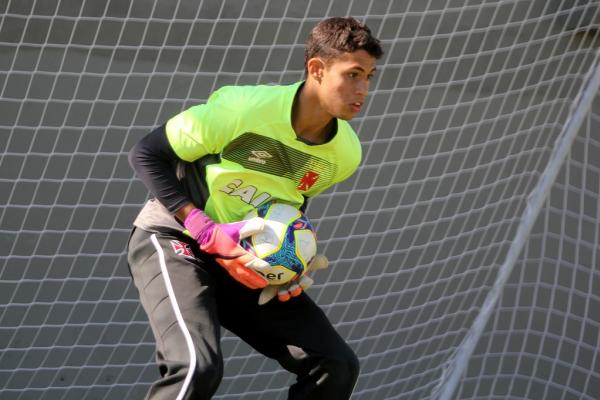 Matthaus participa de treinos com o profissional