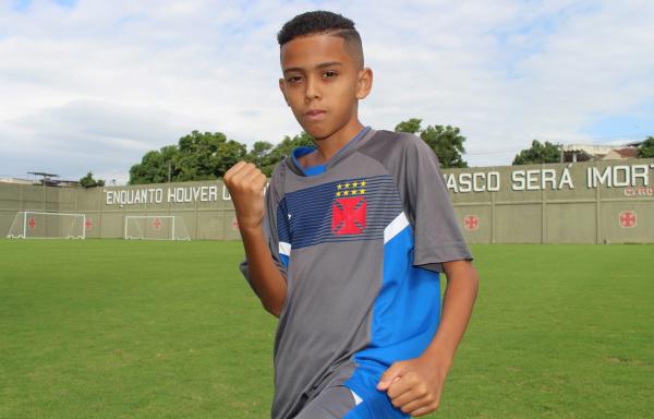 Léo se considera um lateral ofensivo e muito voluntarioso