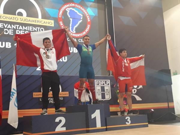 Renan Fernandes no Sul-Americano de base no Peru