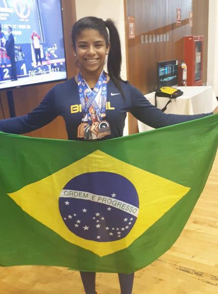 Laura Nascimento no Sul-Americano de base no Peru