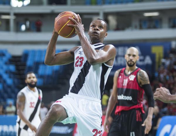 Nezinho fez uma grande partida na Arena Carioca