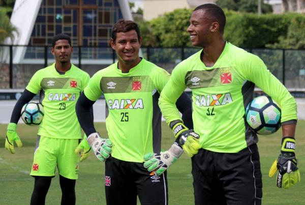 João Pedro, Gabriel e Jordi representaram a base no profissional