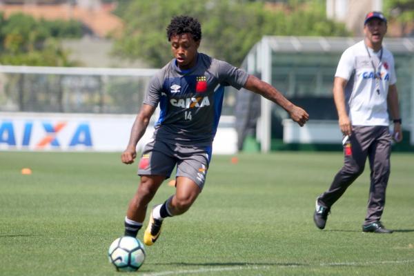 Paulo Vitor vai para o segundo ano no profissional do Vasco